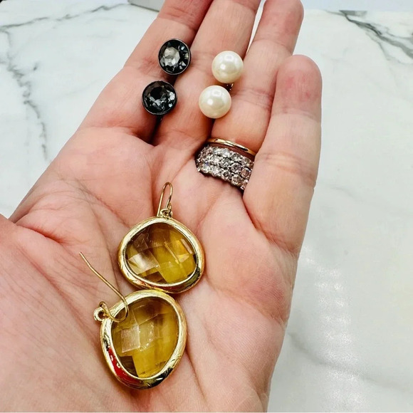 Lot of 3 New Pierced Earrings Ralph Lauren Pearl Drop Francescas The Lim… - Picture 2 of 14